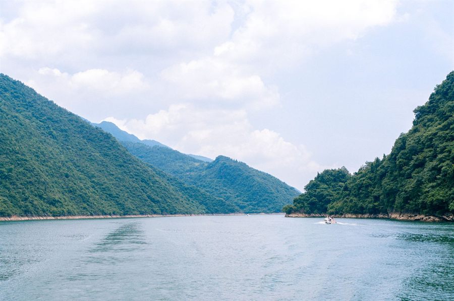 Mountains above the Yangtze near Yichang